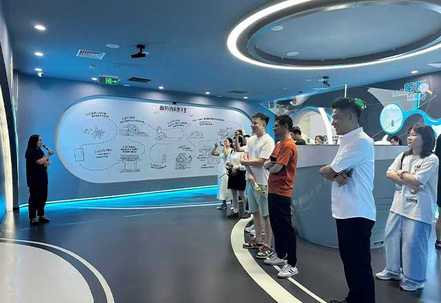 企业参访游学活动-企业团队走进武汉蒙牛参观学习 企业参访游学活动-企业团队走进武汉蒙牛参观学习