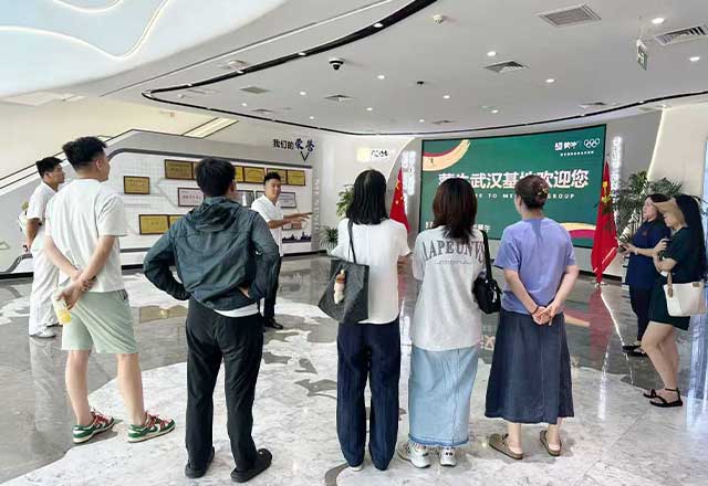 企业参访游学活动-企业团队走进武汉蒙牛参观学习 企业参访游学活动-企业团队走进武汉蒙牛参观学习