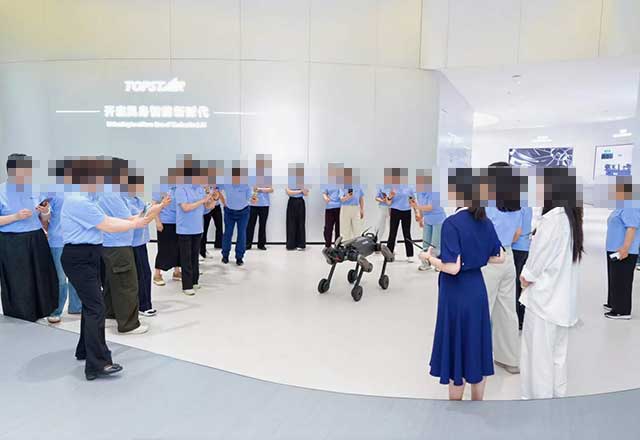 企业参访游学活动:参观拓斯达 企业参访游学活动:参观拓斯达
